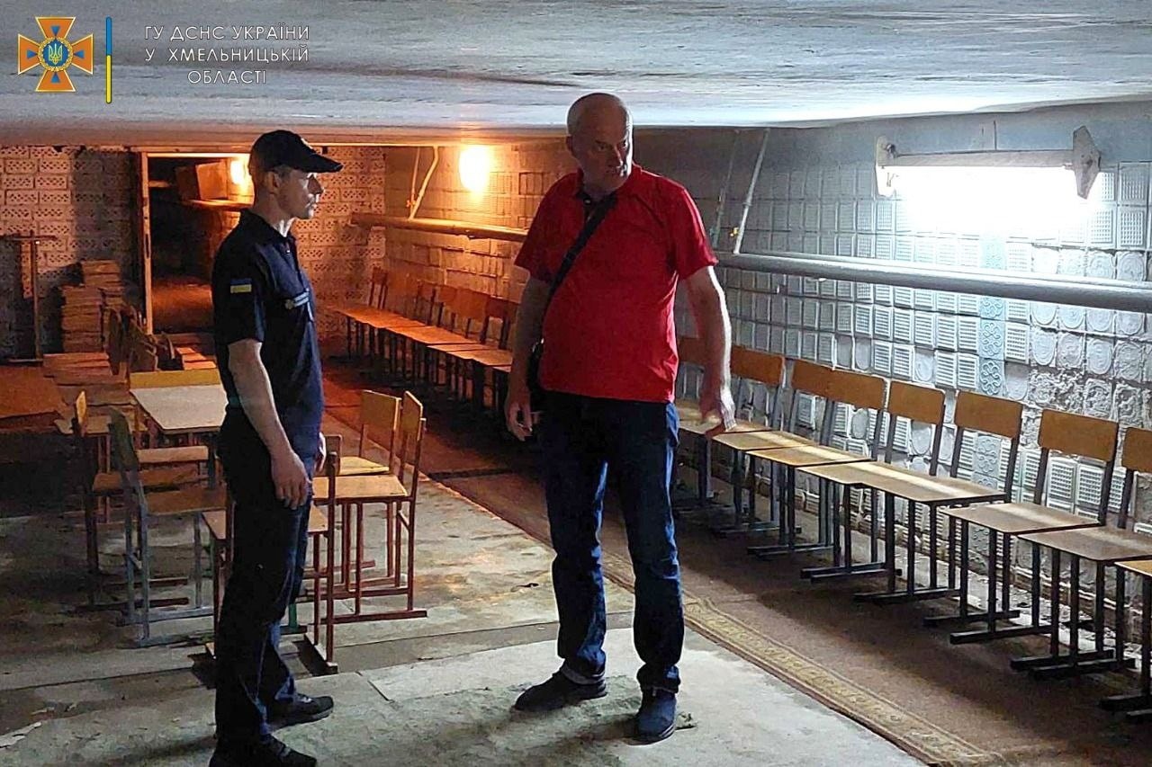Рятувальники Хмельниччини проводять огляди укриттів у навчальних закладах